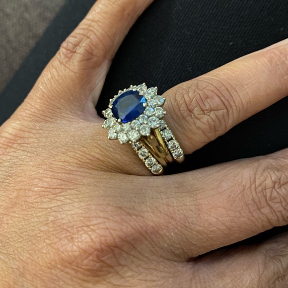 Sapphire & Diamond Ring - Picture 2 of 10